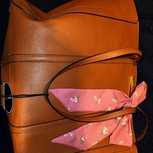 Cute Steve Madden Brown tote bag.